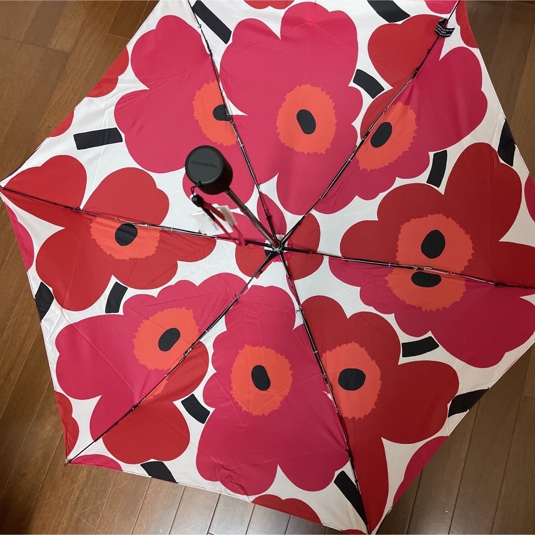 marimekko(マリメッコ)のmarimekko マリメッコ　折りたたみ傘　赤 レディースのファッション小物(傘)の商品写真