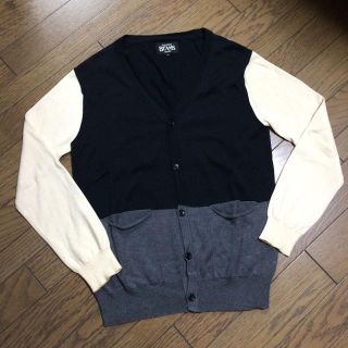 ビームス(BEAMS)の美品BEAMS デザインニットカーデ　ビームス(カーディガン)