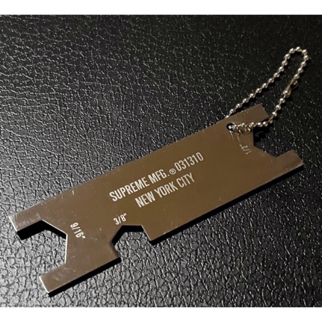 Supreme(シュプリーム)の💝09SS Skate Tool Keychain Blue シュプリーム メンズのファッション小物(キーホルダー)の商品写真