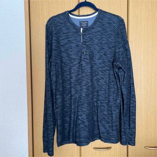 アバクロンビーアンドフィッチ(Abercrombie&Fitch)の美品アバクロンビー＆フィッチ　長袖カットソー(Tシャツ/カットソー(七分/長袖))