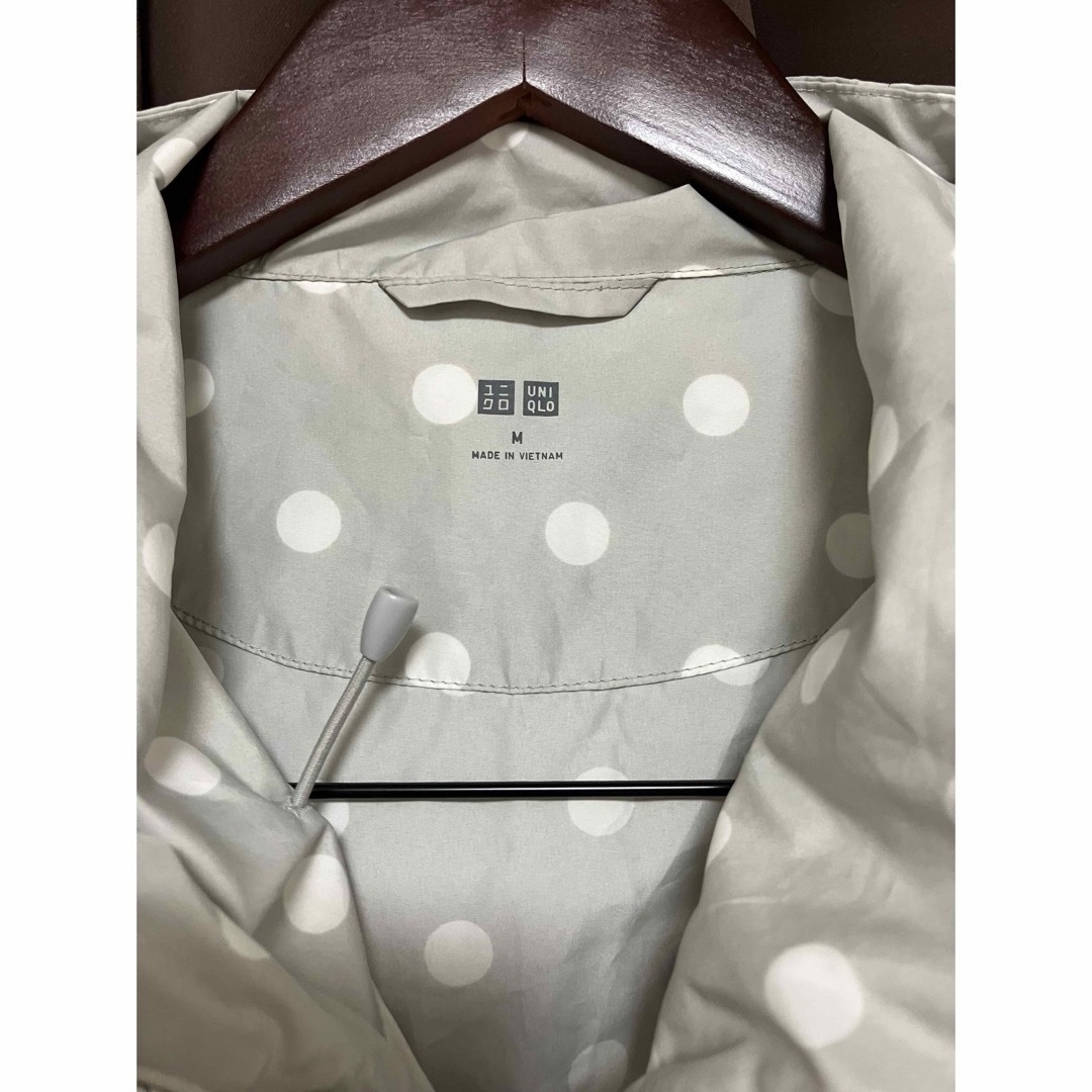 UNIQLO(ユニクロ)のUNIQLO フード付きジャンパー Mシャカシャカ レディースのジャケット/アウター(ナイロンジャケット)の商品写真