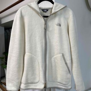 ザノースフェイス(THE NORTH FACE)の新品　ノースフェイス　フリースパーカー(パーカー)