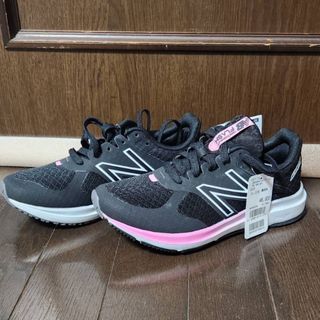 ニューバランス(New Balance)のNew Balance スニーカー　レディース　24センチ　新品(スニーカー)