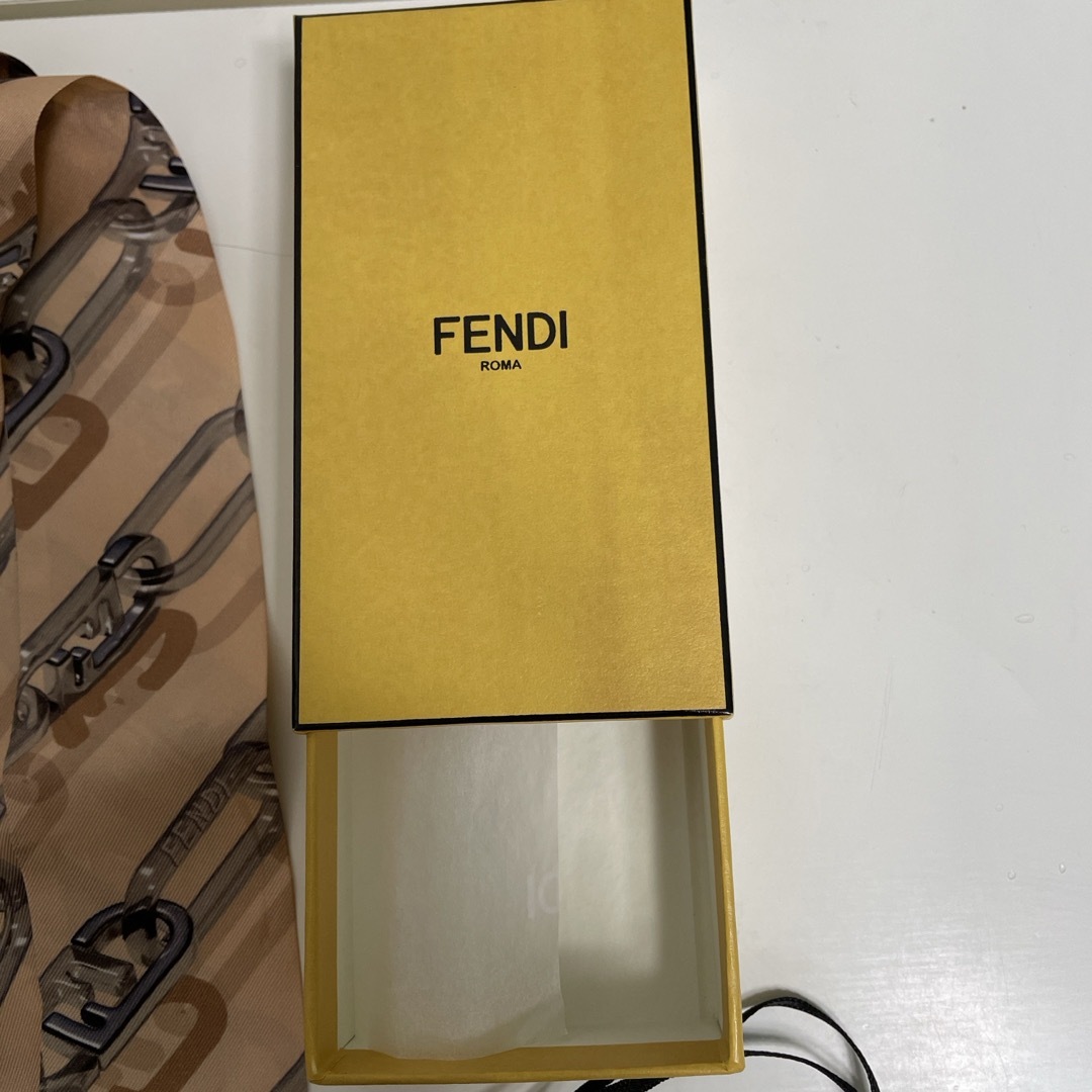 FENDI(フェンディ)のフェンディ  FENDI ラッピー　ツイリー　ミッツァ　スカーフ  レディースのファッション小物(バンダナ/スカーフ)の商品写真