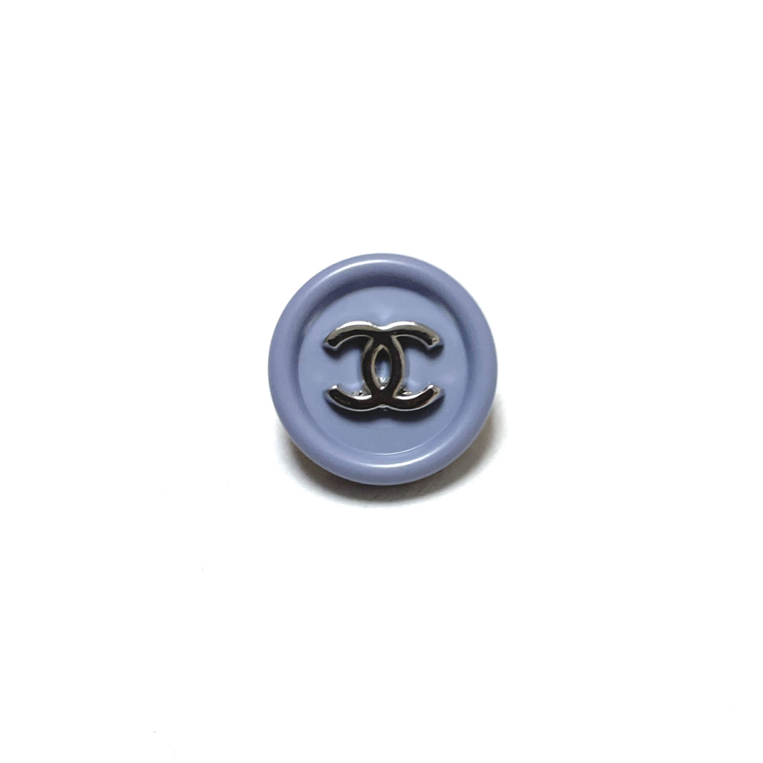 CHANEL(シャネル)の622シャネル ボタン　1個 ハンドメイドの素材/材料(各種パーツ)の商品写真