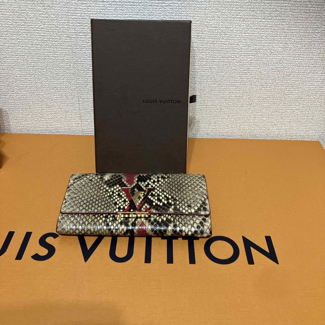 LOUIS VUITTON 正規品　限定　ルイヴィトンパイソン×レッドサイズ