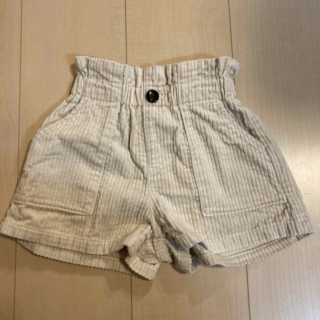 GU(ジーユー)のコーデュロイ　ショートパンツ　GU キッズ/ベビー/マタニティのキッズ服女の子用(90cm~)(パンツ/スパッツ)の商品写真