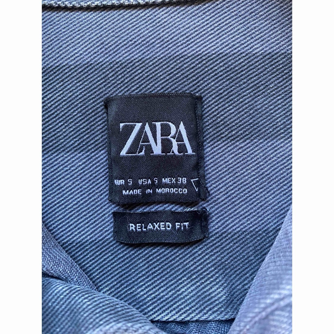 ZARA(ザラ)のZARAメンズデニムシャツプリント花柄３８番 メンズのトップス(シャツ)の商品写真