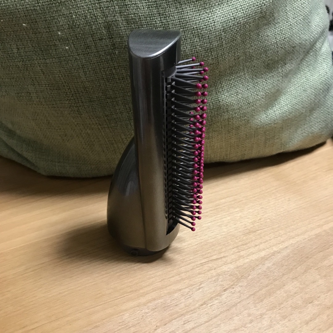 Dyson(ダイソン)のdyson airwrap ソフトスモールブラシ (フューシャ／ニッケル) スマホ/家電/カメラの美容/健康(ヘアアイロン)の商品写真