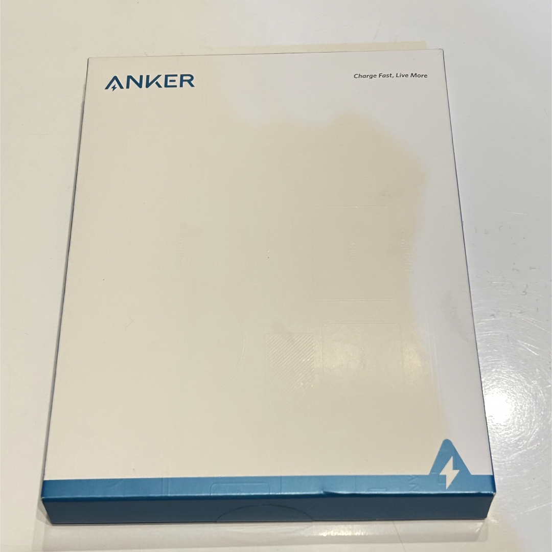 Anker(アンカー)のANKER マグネット充電器(Anker622Magnetic Battery) スマホ/家電/カメラのスマートフォン/携帯電話(バッテリー/充電器)の商品写真