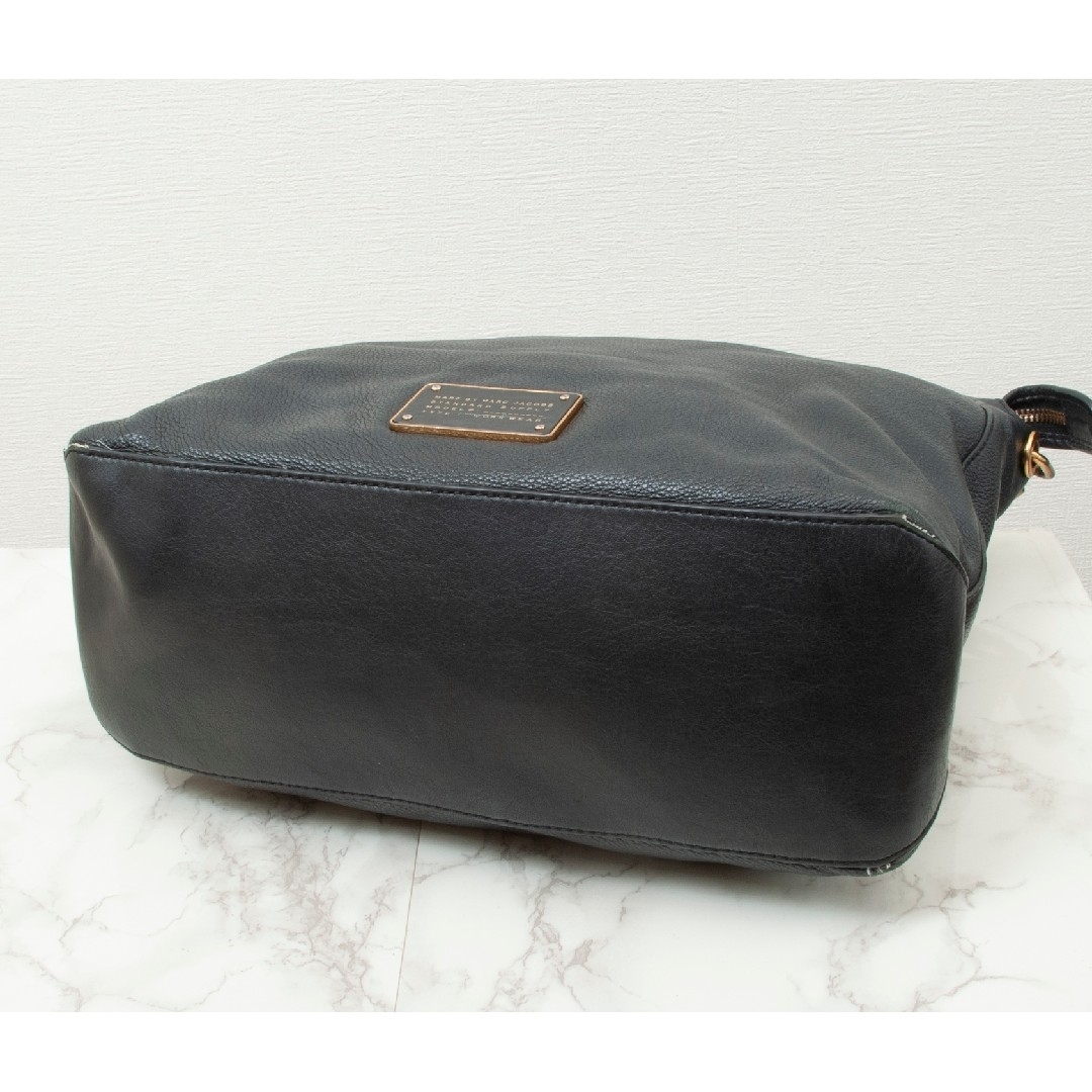 MARC BY MARC JACOBS(マークバイマークジェイコブス)の【良品】MARC by MARC JACOBS ハンドバッグ ブラック！ レディースのバッグ(ハンドバッグ)の商品写真