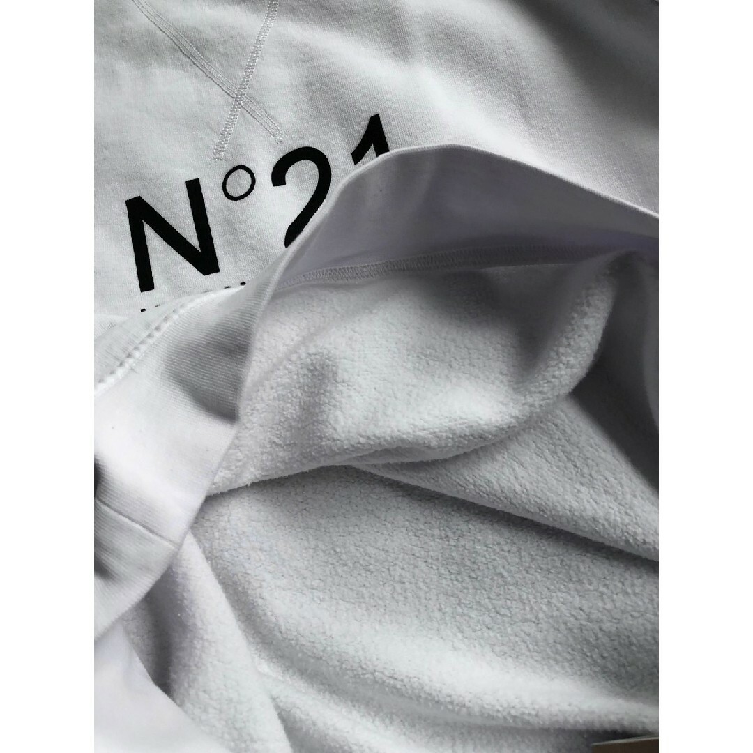 N°21(ヌメロヴェントゥーノ)の値下 N21 ヌメロベントゥーノ　スウェット 　ロシャス　　レッドヴァレンティノ レディースのトップス(トレーナー/スウェット)の商品写真