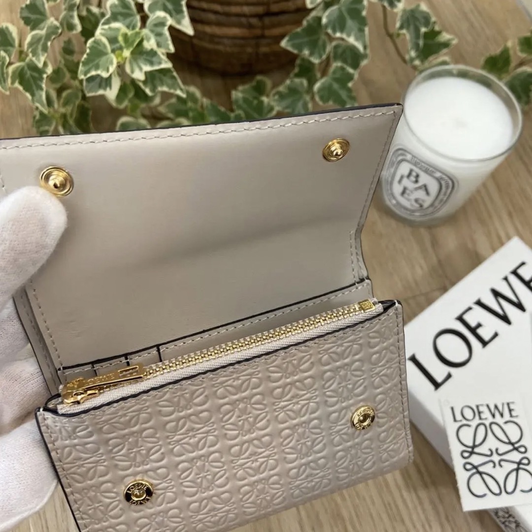 LOEWE(ロエベ)のloewe 財布 ロエベ 折りたたみ財布 サイフ アナグラム Eaphi レディースのファッション小物(財布)の商品写真