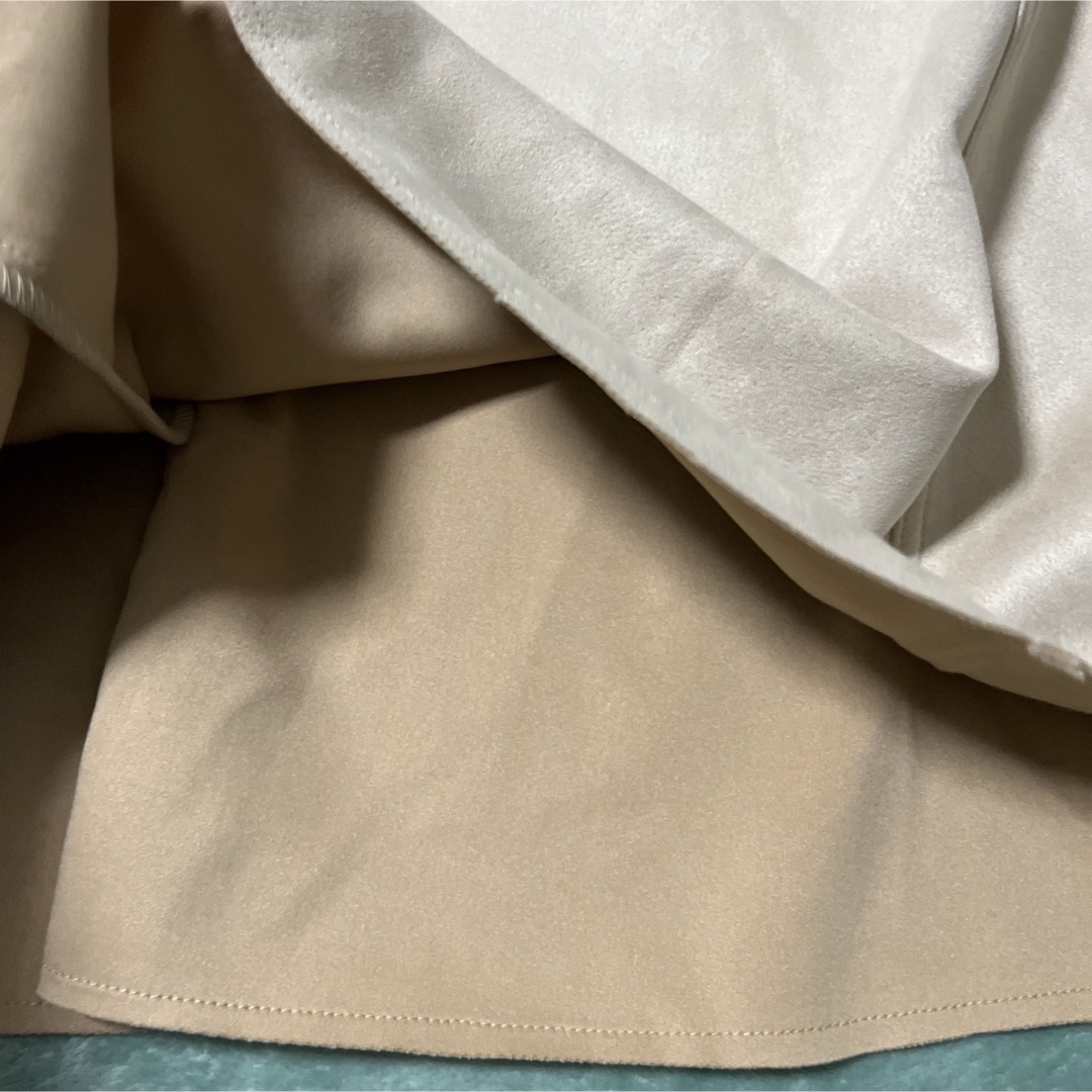 ひざ丈スカート スエード　ベージュ レディースのスカート(ひざ丈スカート)の商品写真
