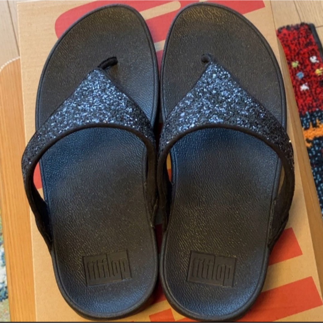 fitflop(フィットフロップ)のFITFLOP BLACK GLITTER LULU GLITTER TOE レディースの靴/シューズ(サンダル)の商品写真