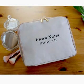 ジルバイジルスチュアート(JILL by JILLSTUART)のゼクシィ付録Flora Notis ジルスチュアートマチ付きBIGコスメポーチ(ポーチ)