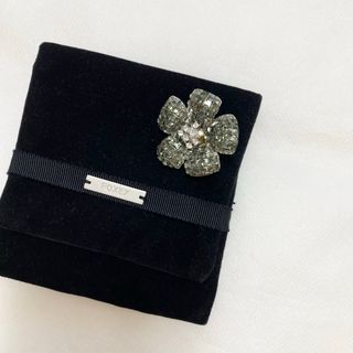 極美品♡ フォクシー 定番 リボンブローチ