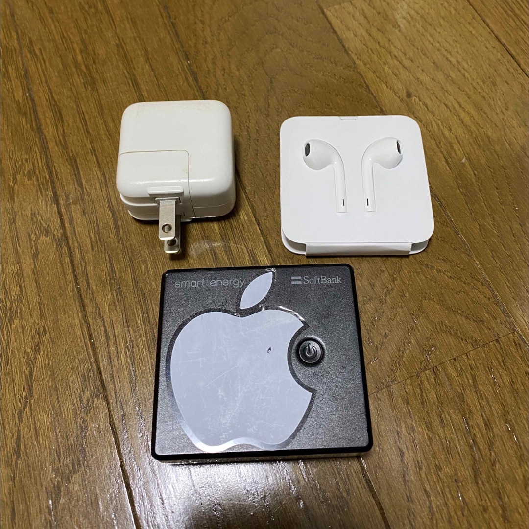 iPhone(アイフォーン)のiPhoneイヤホン　正規品　おまけつき スマホ/家電/カメラのオーディオ機器(ヘッドフォン/イヤフォン)の商品写真