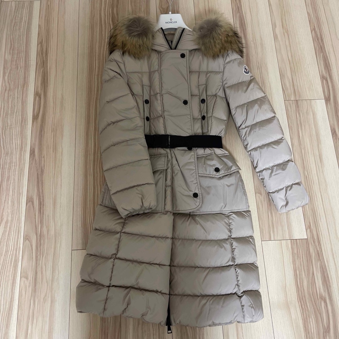 MONCLER(モンクレール)のサン様　MONCLER  KHLOEロングダウンジャケット♡モンクレール レディースのジャケット/アウター(ダウンジャケット)の商品写真