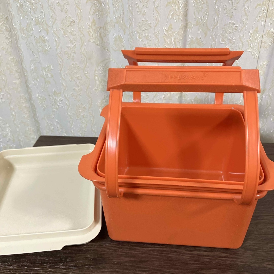 TupperwareBrands(タッパーウェア)の【おぴゃ様専用】タッパーウェア　オレンジ大 インテリア/住まい/日用品のキッチン/食器(容器)の商品写真