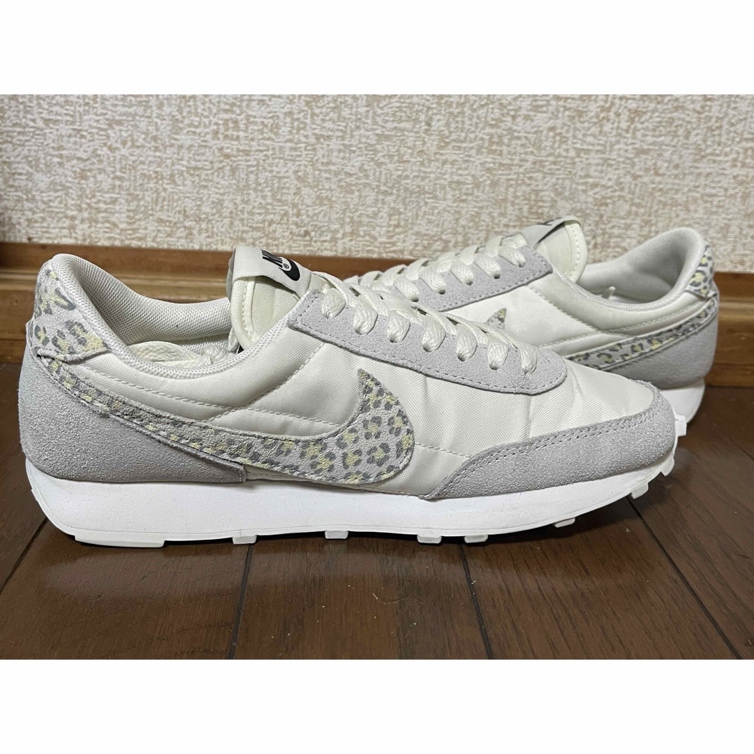 NIKE(ナイキ)のNIKE WMNS DBREAK SE “Leopard” 23.5cm レディースの靴/シューズ(スニーカー)の商品写真