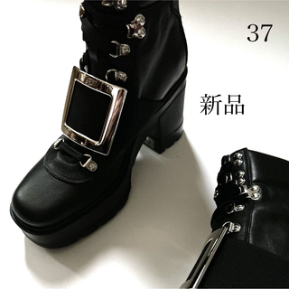 ロジェヴィヴィエ(ROGER VIVIER)の新品/37 ロジェ ヴィヴィエ コンバットブーツ ブーツ ブラック 黒(ブーツ)