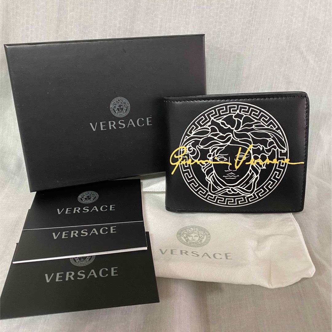 VERSACE(ヴェルサーチ)の新品 本物正規品 VERSACE メンズ レザー 二つ折り 財布 黒 メデューサ メンズのファッション小物(折り財布)の商品写真