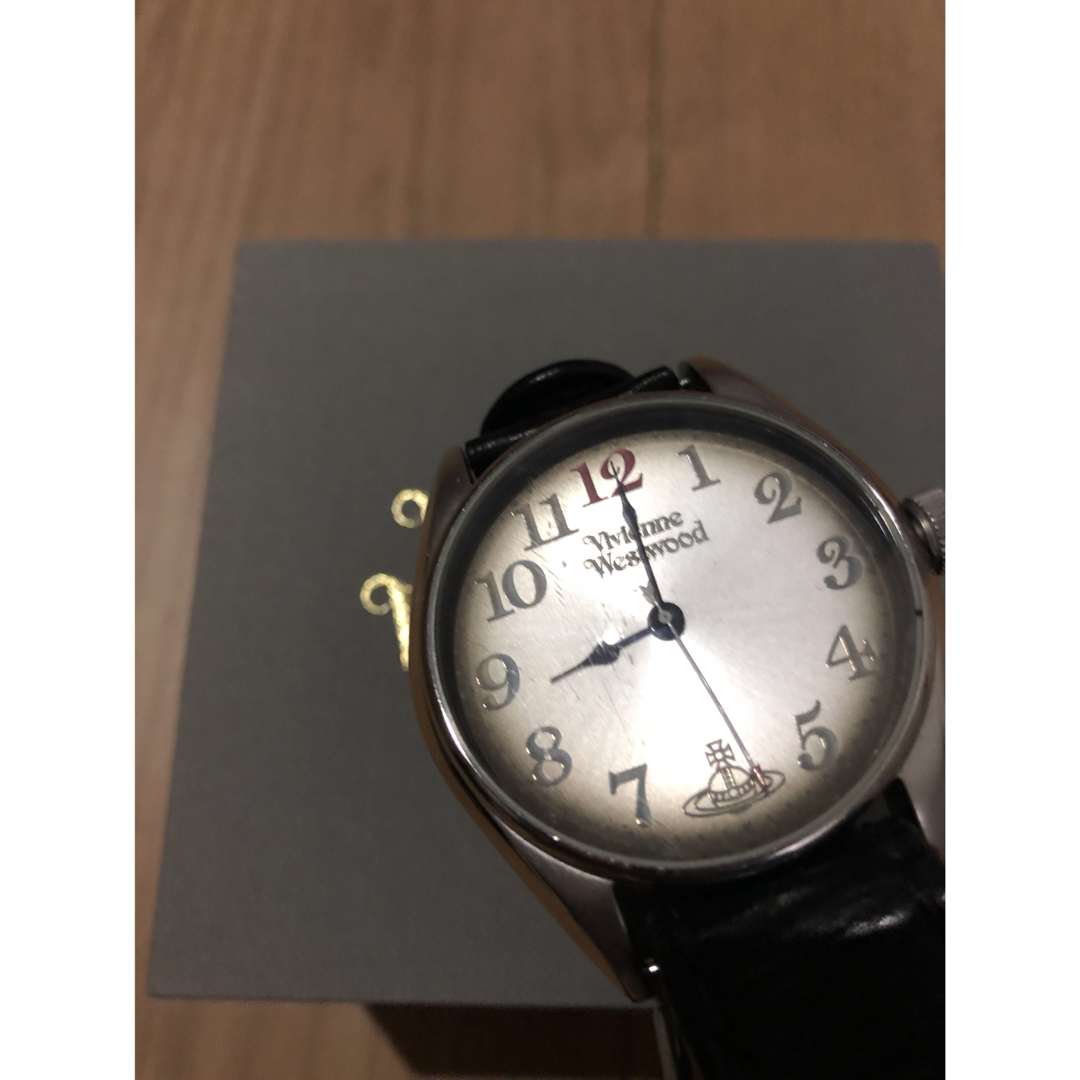 Vivienne Westwood(ヴィヴィアンウエストウッド)のヴィヴィアン 時計 vv012 メンズの時計(腕時計(アナログ))の商品写真