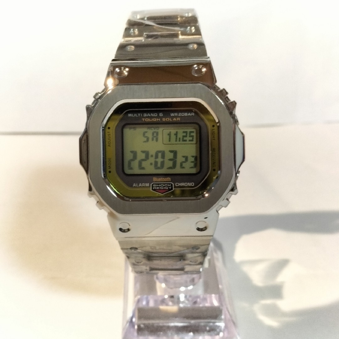 G-SHOCK(ジーショック)のG-SHOCK GW-B5600BC-1J シルバー フルメタルカスタム5600 メンズの時計(腕時計(デジタル))の商品写真