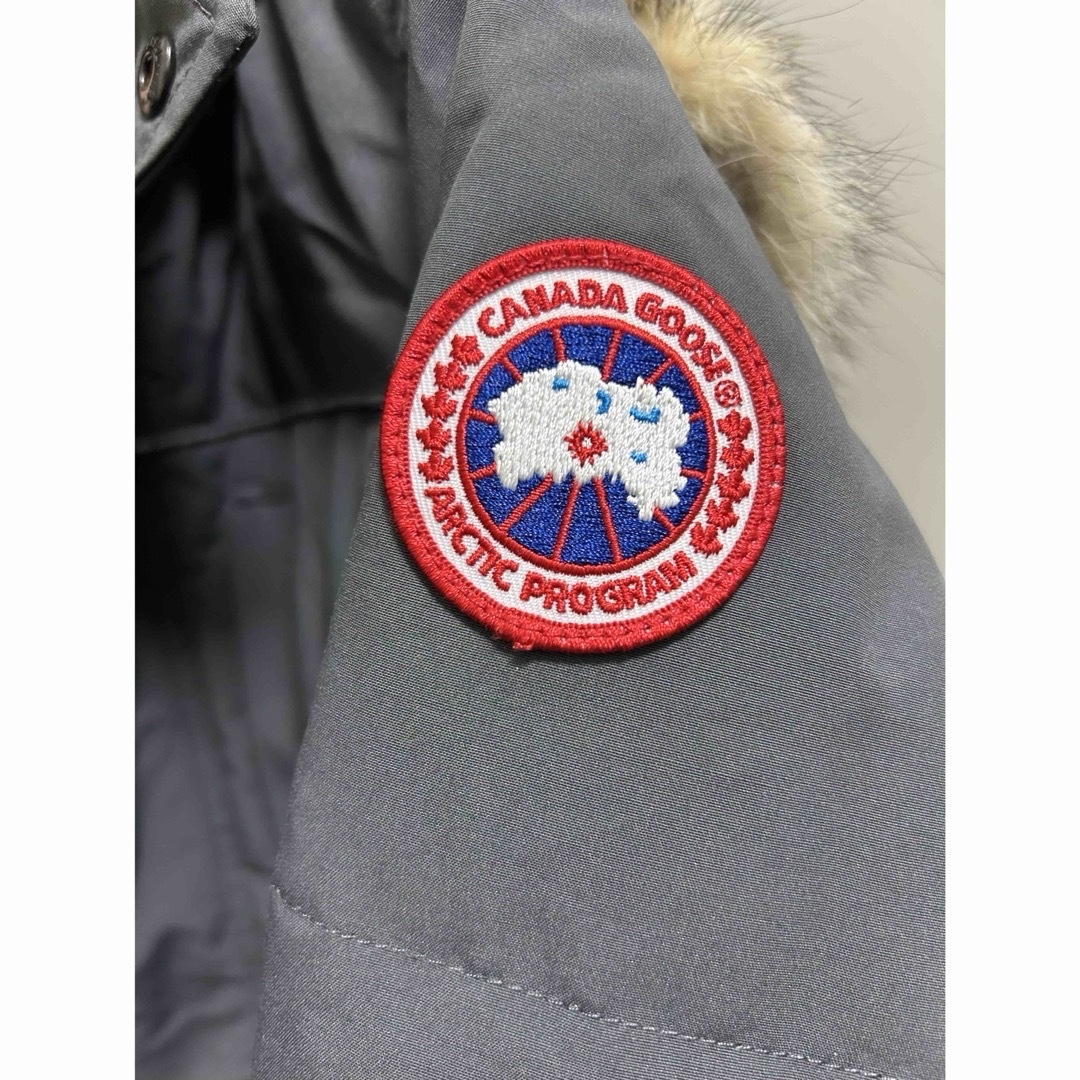 CANADA GOOSE(カナダグース)のカナダグース  ダウン　ユース キッズ/ベビー/マタニティのキッズ服男の子用(90cm~)(コート)の商品写真