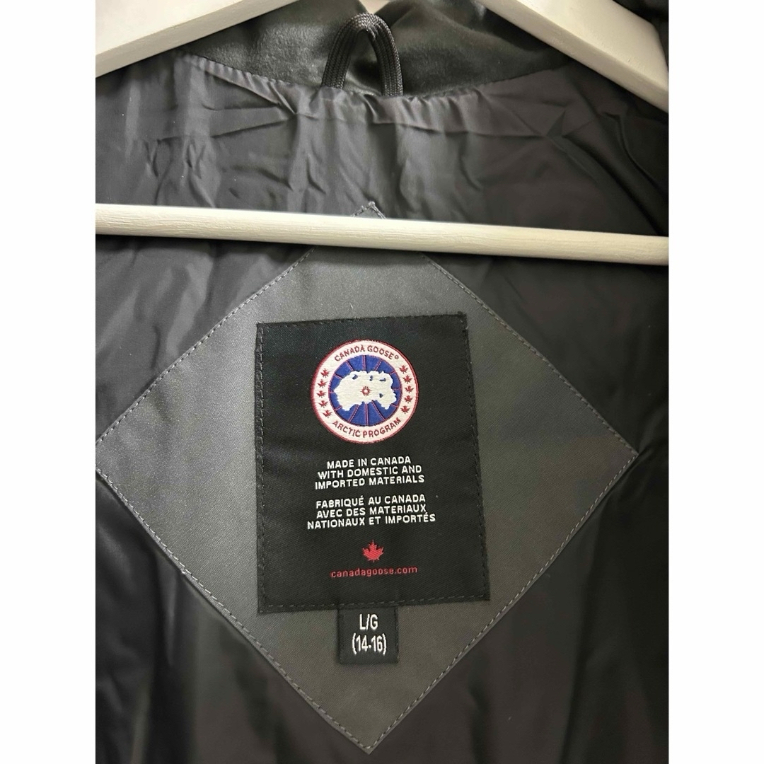 CANADA GOOSE(カナダグース)のカナダグース  ダウン　ユース キッズ/ベビー/マタニティのキッズ服男の子用(90cm~)(コート)の商品写真