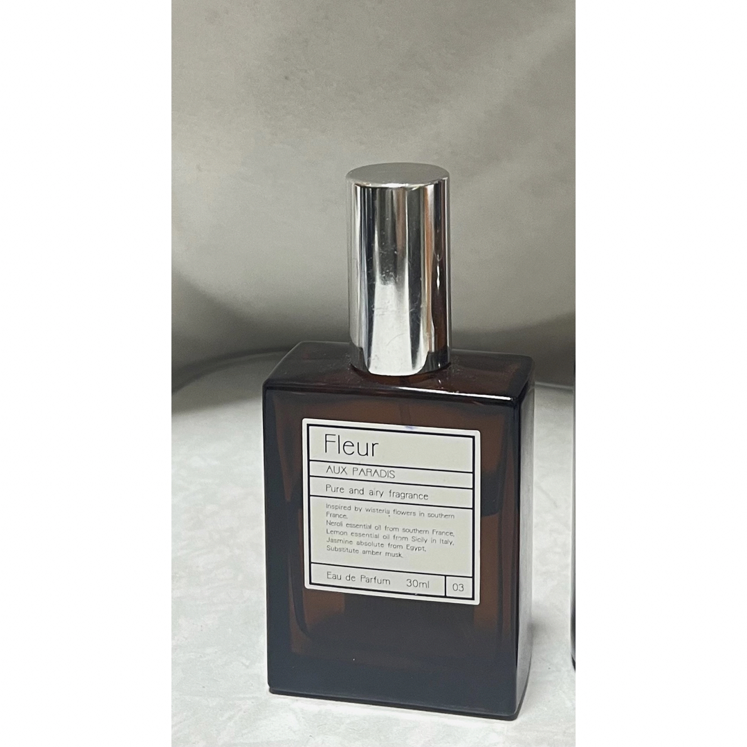 AUX PARADIS(オゥパラディ)のパルファム オゥ パラディ フルール コスメ/美容の香水(香水(女性用))の商品写真