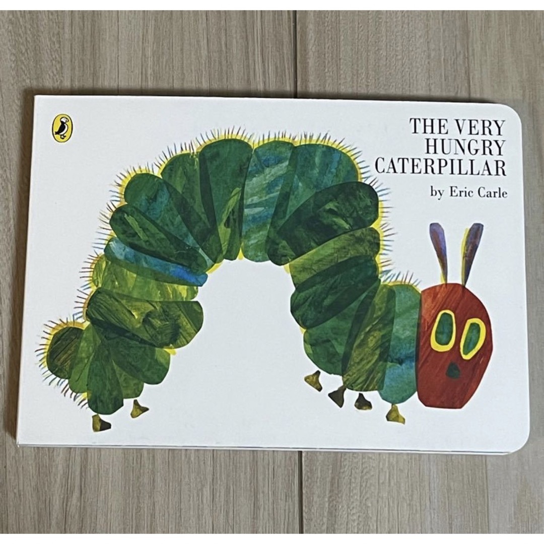 ERIC CARLE(エリックカール)の英語絵本　しかけ絵本　The very hungry caterpillar エンタメ/ホビーの本(洋書)の商品写真