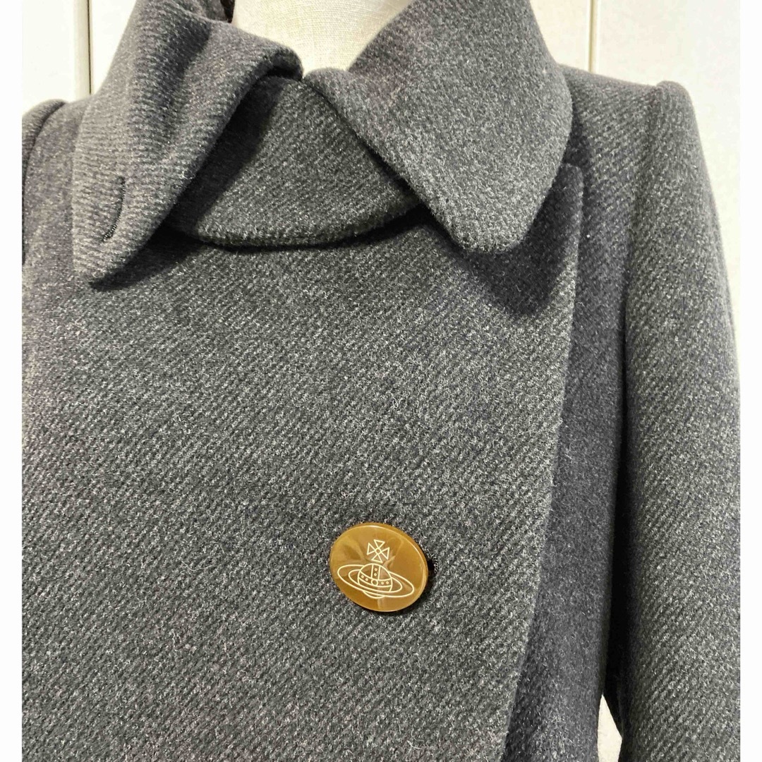 Vivienne Westwood(ヴィヴィアンウエストウッド)のヴィヴィアンウエストウッド  コート レディースのジャケット/アウター(ロングコート)の商品写真