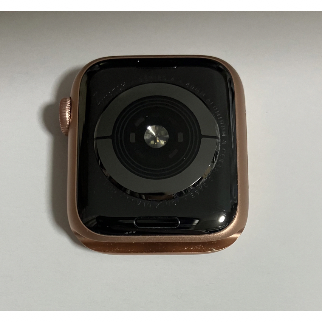 Apple Watch(アップルウォッチ)のApple Watch series 4 アップルウォッチ 40mm ベルト付き スマホ/家電/カメラのスマートフォン/携帯電話(その他)の商品写真