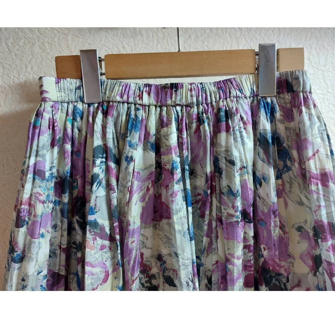 TONAL(トーナル)のsayaka様専用　TONAL◆トーナル◆パープル花柄フレアースカート レディースのスカート(ロングスカート)の商品写真