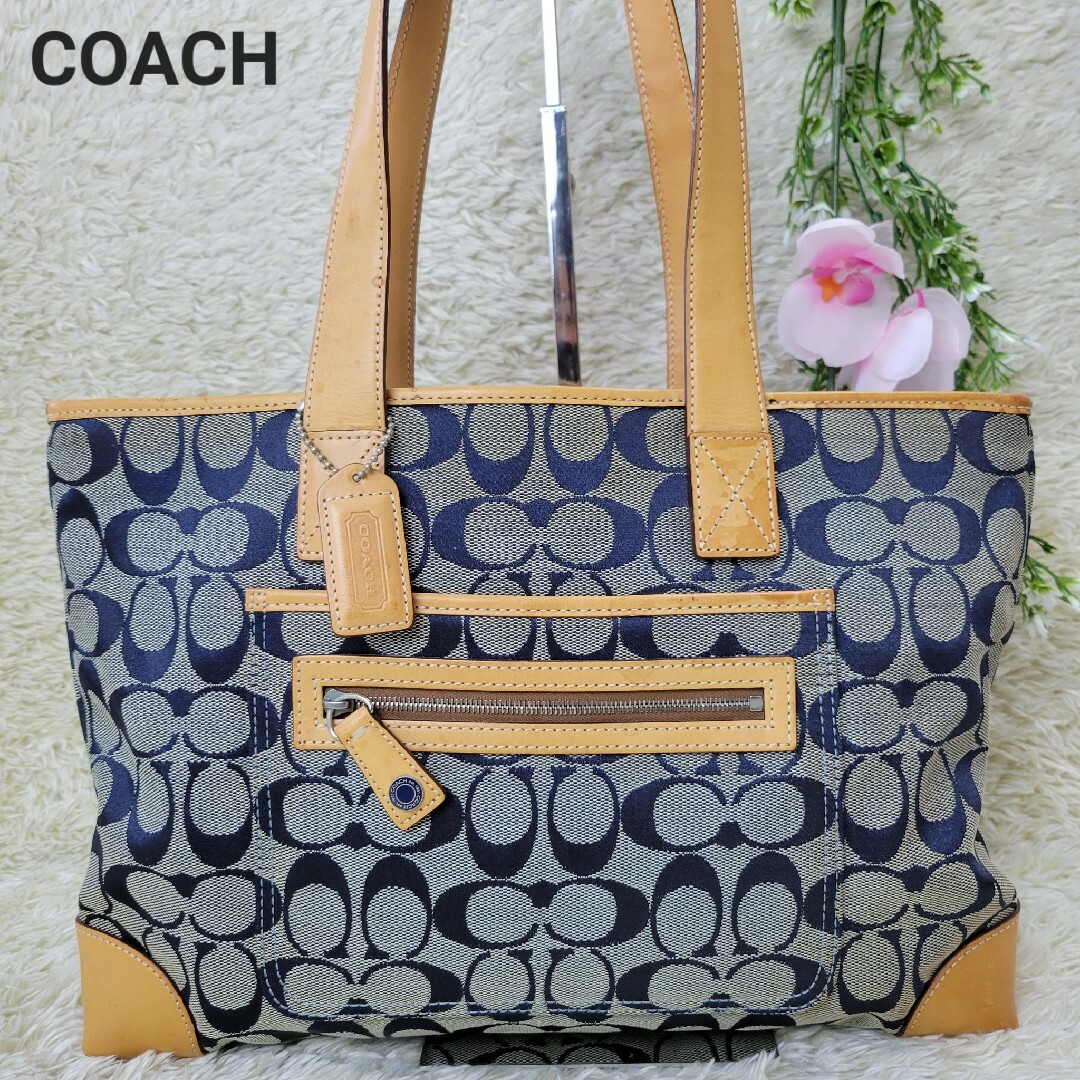 COACH - COACH コーチ トートバッグ シグネチャー ヌメ皮 チャーム付き