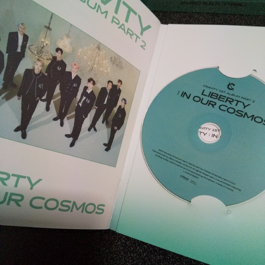 CRAVITY (クレビティ)の【2種セット】CRAVITY「THE AWAKENING」「LIBERTY」 エンタメ/ホビーのCD(K-POP/アジア)の商品写真