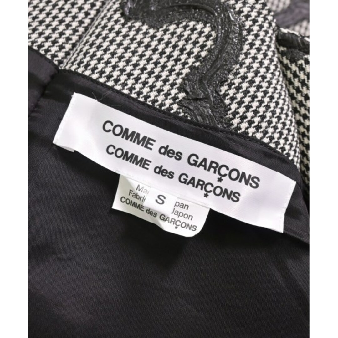 COMME des GARCONS COMME des GARCONS(コムデギャルソンコムデギャルソン)のCOMME des GARCONS COMME des GARCONS 【古着】【中古】 レディースのジャケット/アウター(その他)の商品写真