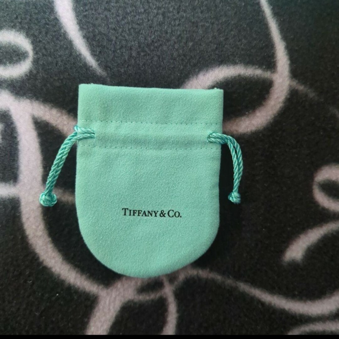 Tiffany & Co.(ティファニー)の美品✼ティファニー保存袋１と保存箱２とカード1 レディースのアクセサリー(ネックレス)の商品写真