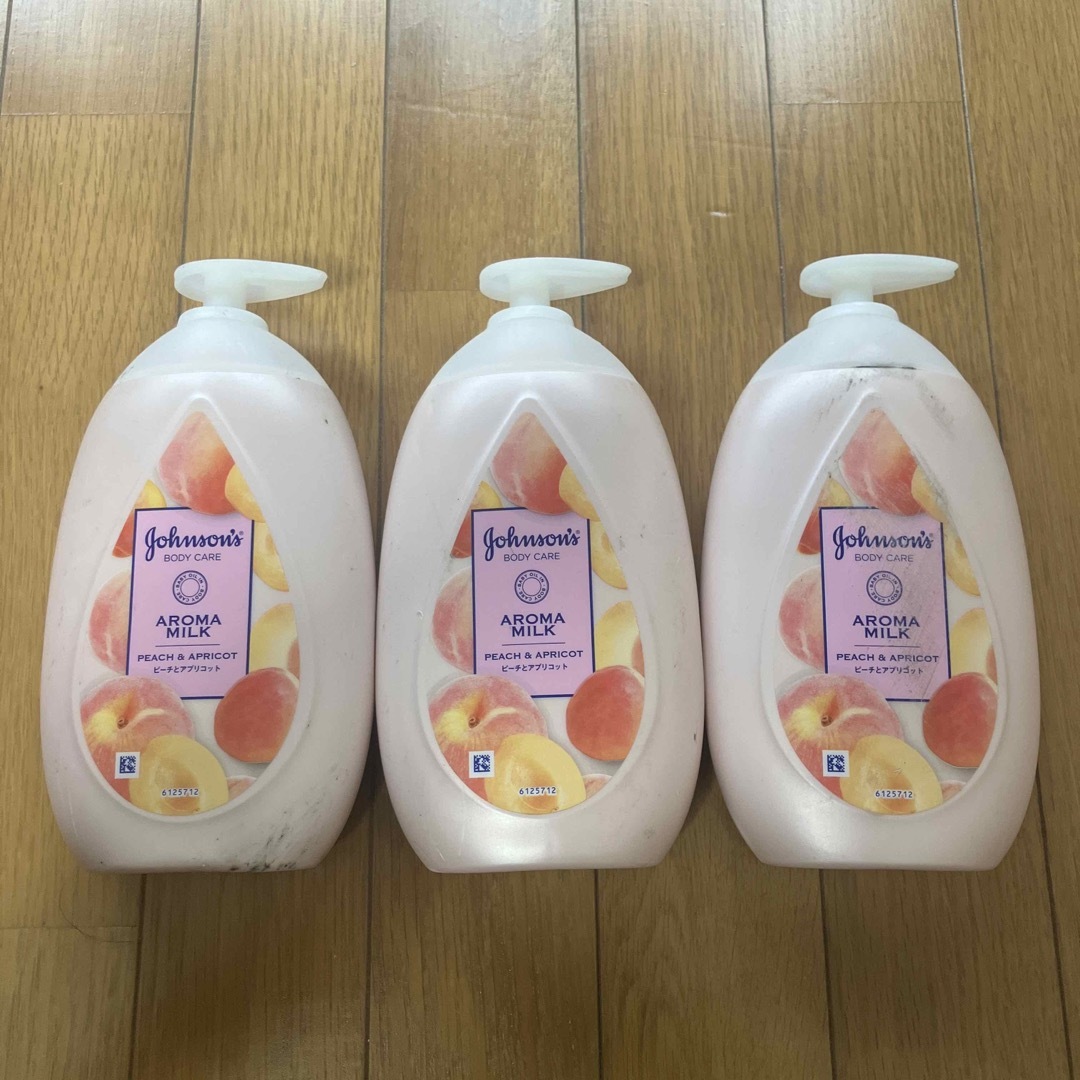 Johnson's BODY CARE(ジョンソンボディケア)のうし様専用 コスメ/美容のボディケア(ボディローション/ミルク)の商品写真