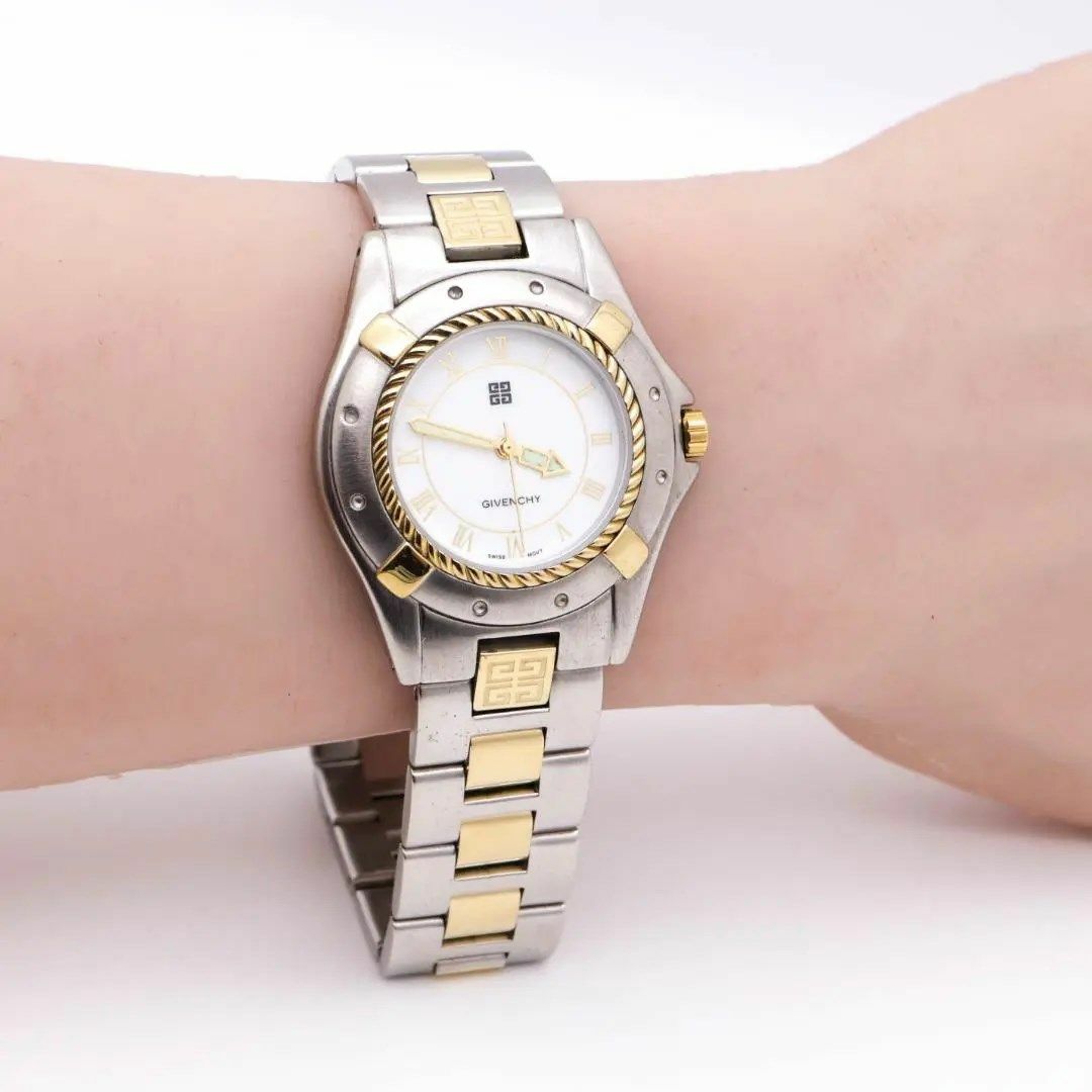 GIVENCHY(ジバンシィ)の《希少》GIVENCHY 腕時計 ホワイト ヴィンテージ メンズ クォーツ i メンズの時計(腕時計(アナログ))の商品写真
