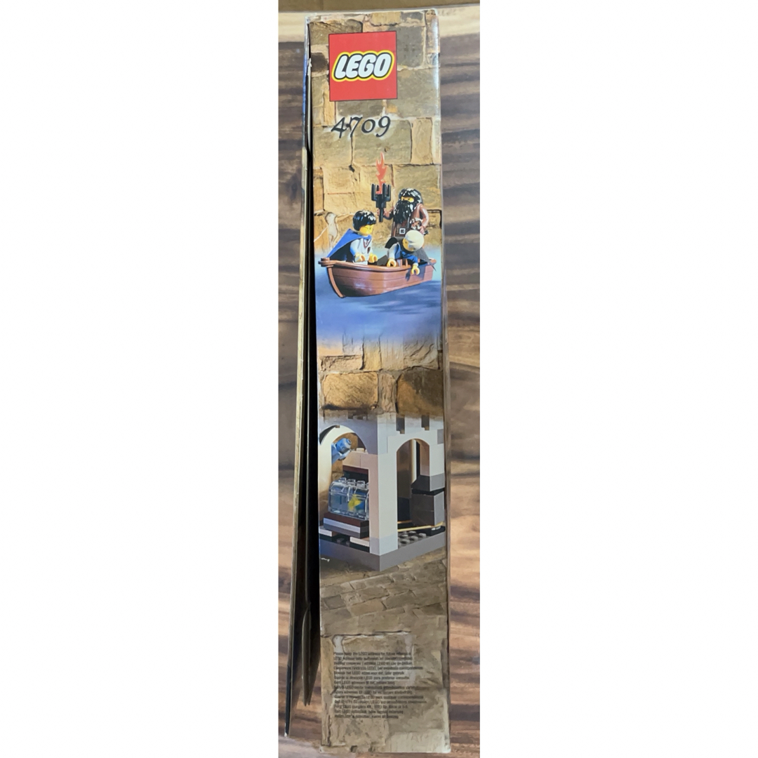 Lego(レゴ)の激レア レゴ ハリーポッター ホグワーツ城 8-12 4709 キッズ/ベビー/マタニティのおもちゃ(積み木/ブロック)の商品写真