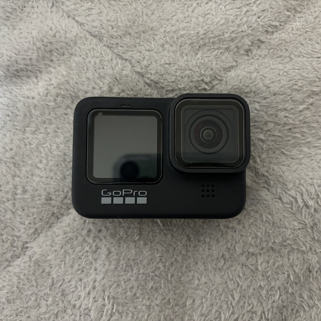 GoPro(ゴープロ)のGoPro HERO 9  Black アクションカメラ 付属品あり スマホ/家電/カメラのカメラ(ビデオカメラ)の商品写真
