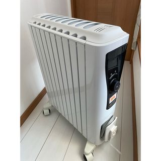 デロンギ(DeLonghi)のデロンギ　オイルヒーター(オイルヒーター)