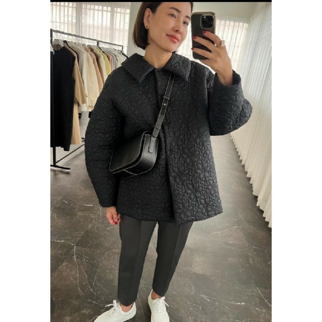 新品タグ付き❤️美品❤️ohga フラワーキルトコート 黒M 新品タグ付き❤️美品❤️ohga フラワーキルトコート 黒M