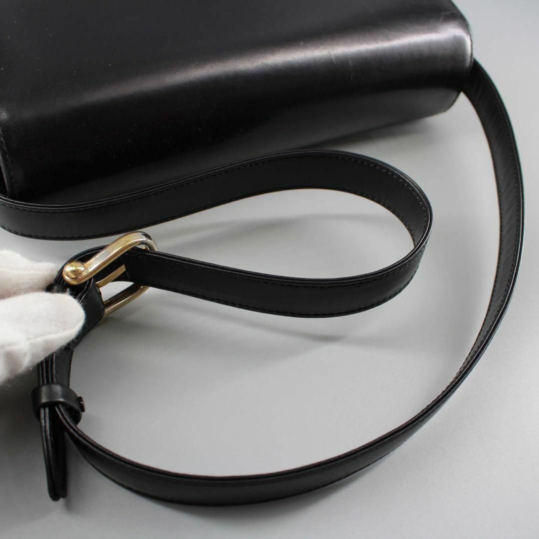 celine - 極美品 CELINE 馬車金具 ショルダーバッグ カーフレザー GD