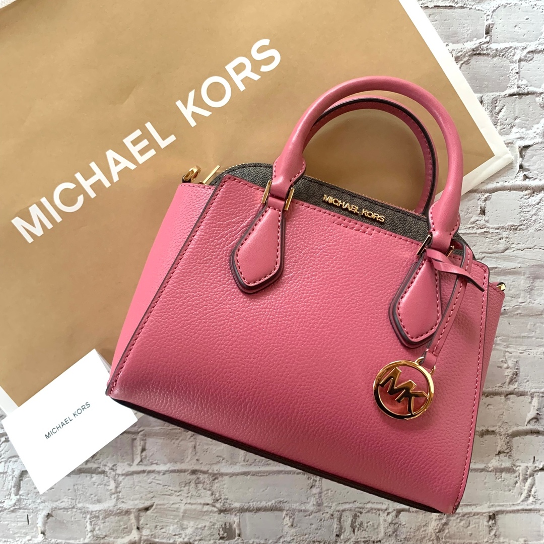 Michael Kors(マイケルコース)の【お得な2バッグ☆】MICHAEL KORS バッグ☆新品 ピンク ブラウン レディースのバッグ(ショルダーバッグ)の商品写真