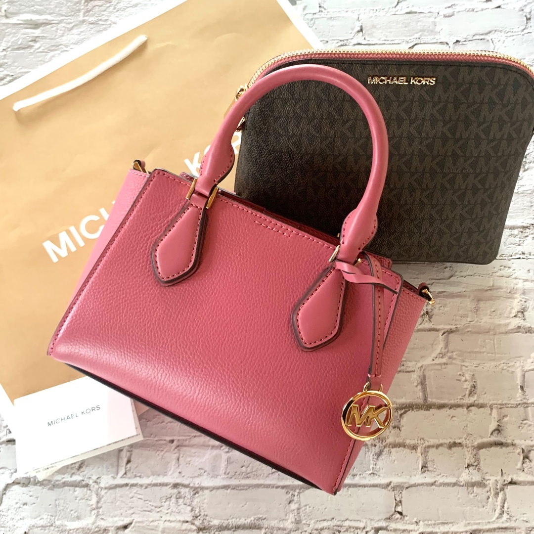 Michael Kors(マイケルコース)の【お得な2バッグ☆】MICHAEL KORS バッグ☆新品 ピンク ブラウン レディースのバッグ(ショルダーバッグ)の商品写真