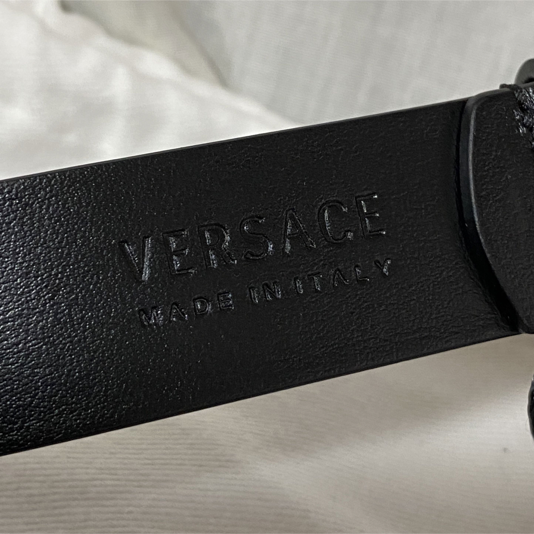 VERSACE(ヴェルサーチ)の新品 本物正規品 VERSACE メンズ レザー ベルト メデューサスタッズ 黒 メンズのファッション小物(ベルト)の商品写真